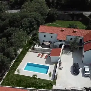 Art House 1800 Villa
